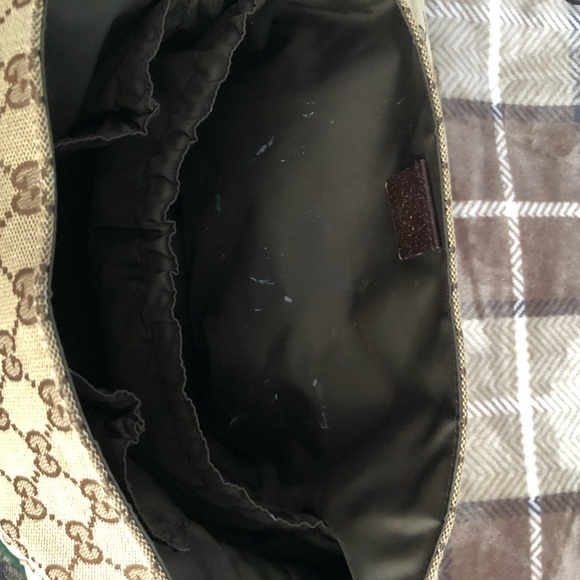 Gucci canvas diaper bag, with multiple pockets and fold-out changing pad - Picture 6 of 9